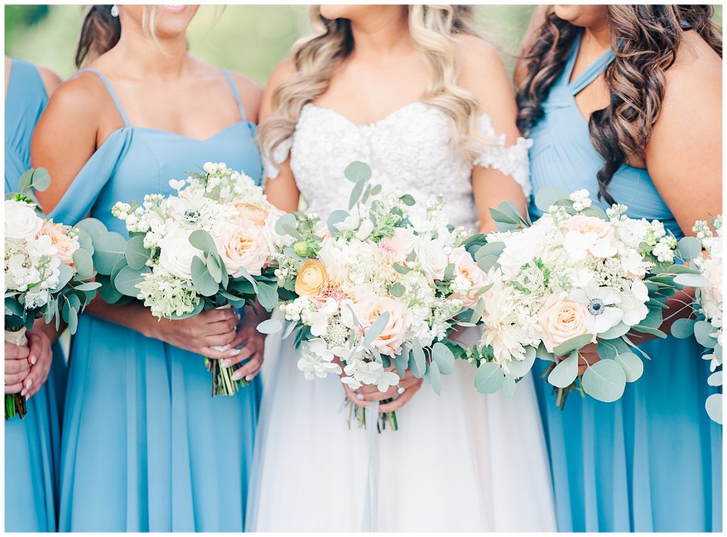 Neutral blue wedding flowers