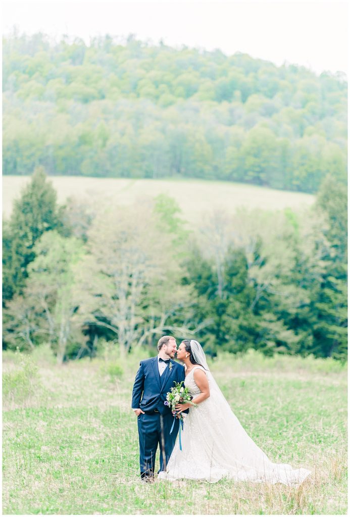 Wedding pictures at Handsome Hollow 