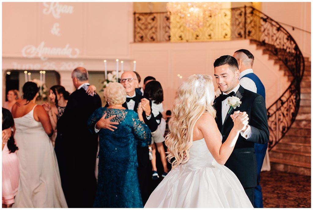 Spring wedding at the Aria in Connecticut